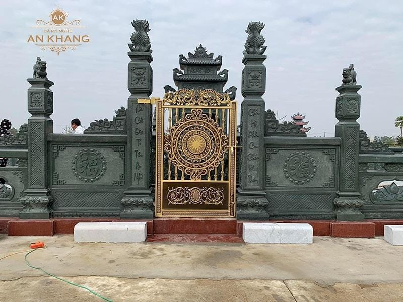 cổng khu lăng mộ đá