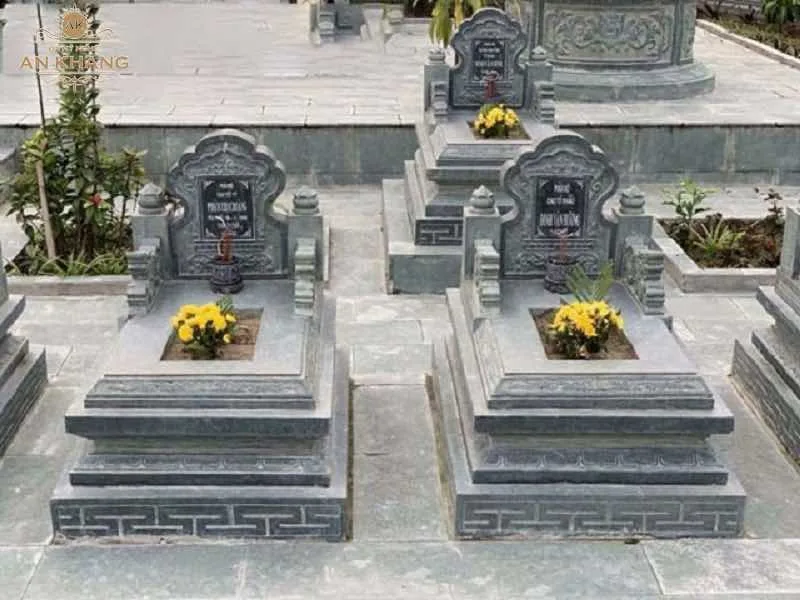 Lỗ thông thiên nằm ở phía trên mặt mộ là nơi lưu thông 2 giới âm dương