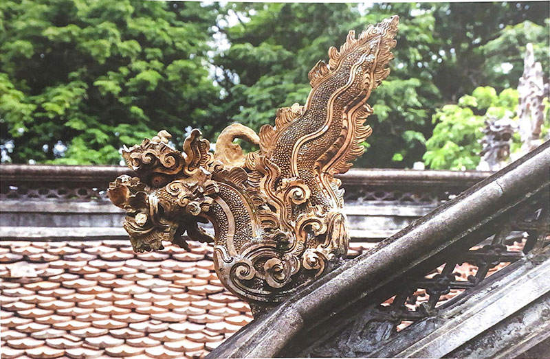 Rồng trên mái đền Và - Sơn Tây, Hà Nội (Đất nung - thế kỷ 16)