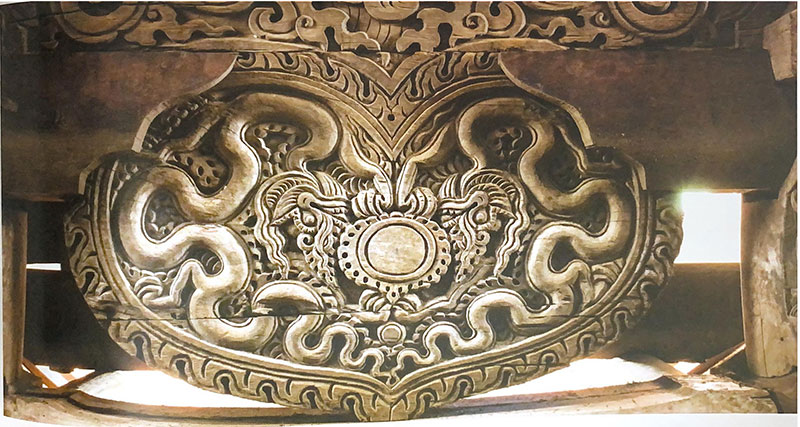 Rồng trên vì nóc chùa Dâu - Thuận Thành, Bắc Ninh (Gỗ - thế kỷ 13 - 14)
