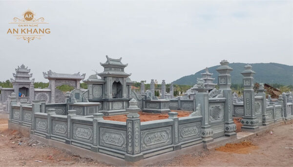 Khu lăng mộ đá xanh rêu 80m2