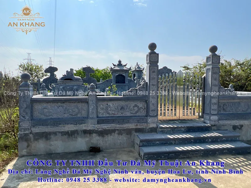 Lăng mộ 150m2 đá xanh đen bố trí các hạng mục hợp lý