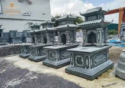 Mộ đá 2 mái xanh rêu chạm khắc chữ Phúc