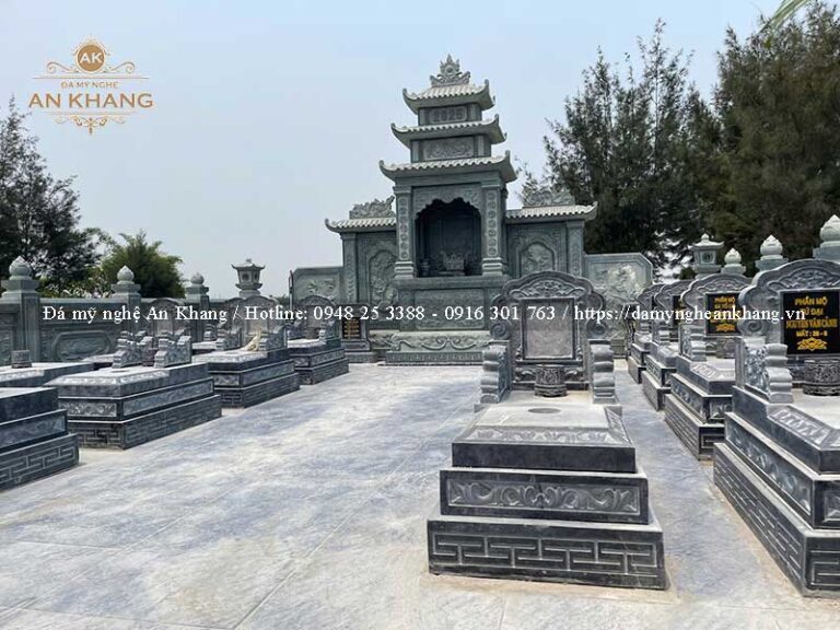 Khu lăng mộ đá xanh rêu 2025