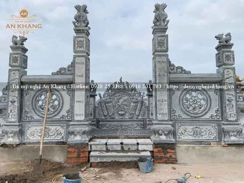 Mẫu cổng đá tứ trụ chạm nghê canh cổng đẹp